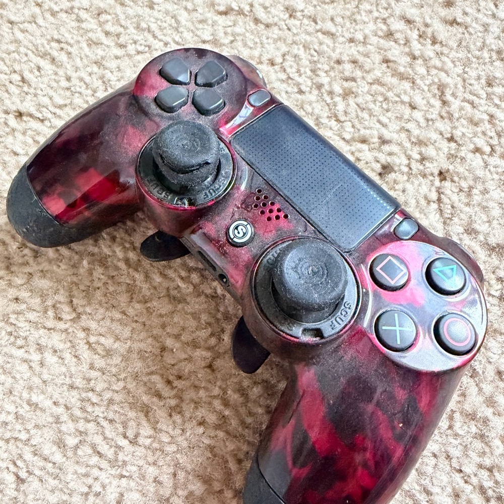 Wireless Game Controller - Red and Black